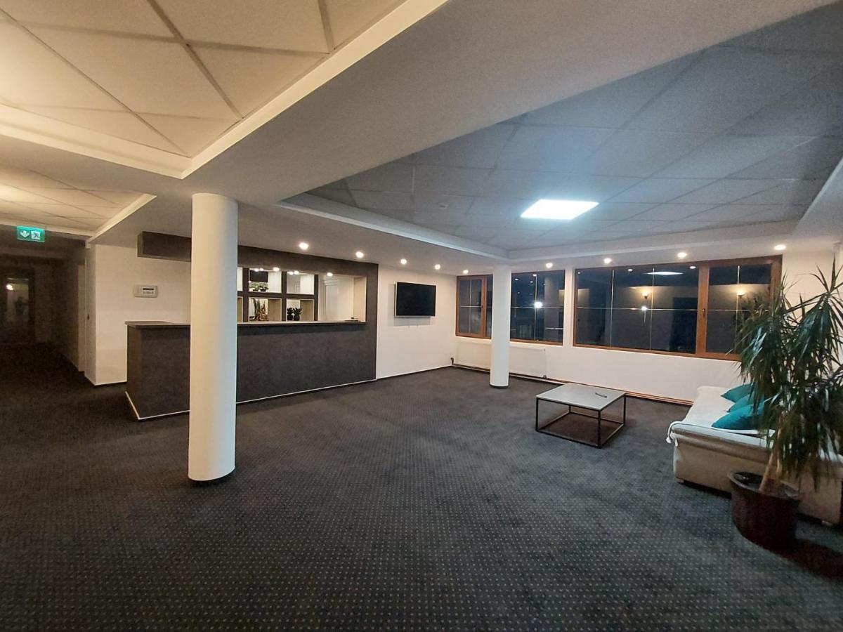 Complex Zeus Hotel Leresti Kültér fotó