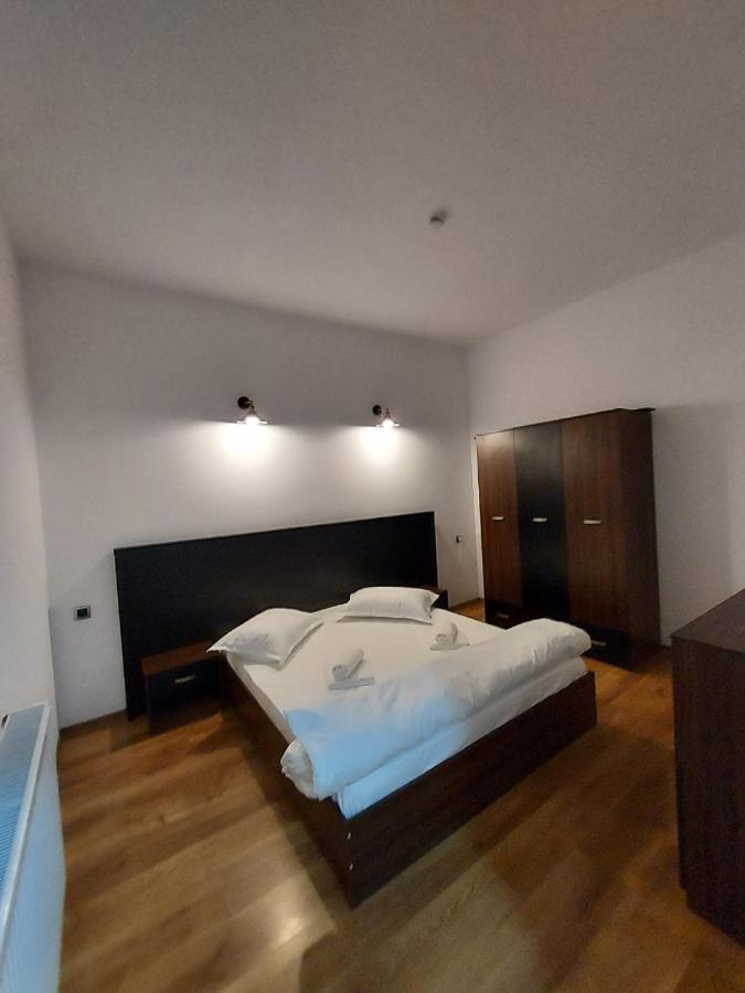 Complex Zeus Hotel Leresti Kültér fotó