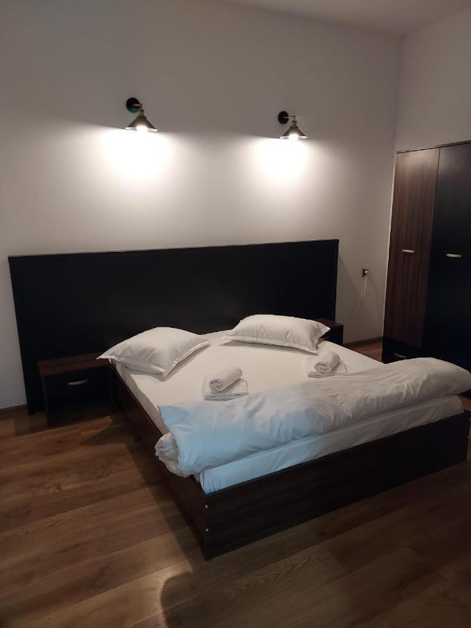 Complex Zeus Hotel Leresti Kültér fotó