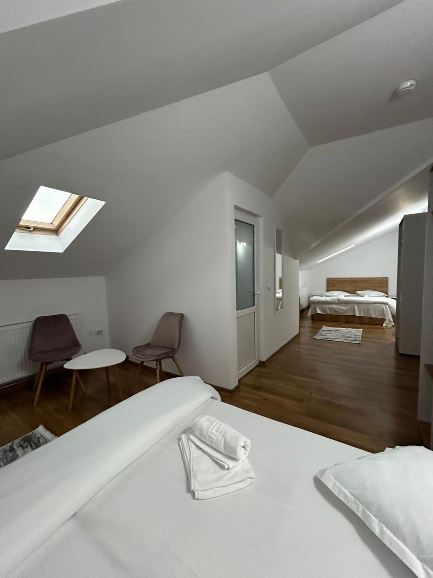 Complex Zeus Hotel Leresti Szoba fotó
