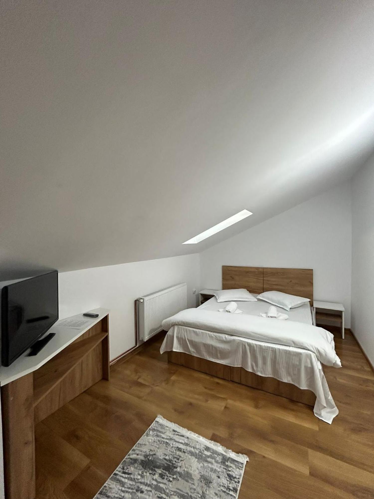 Complex Zeus Hotel Leresti Szoba fotó