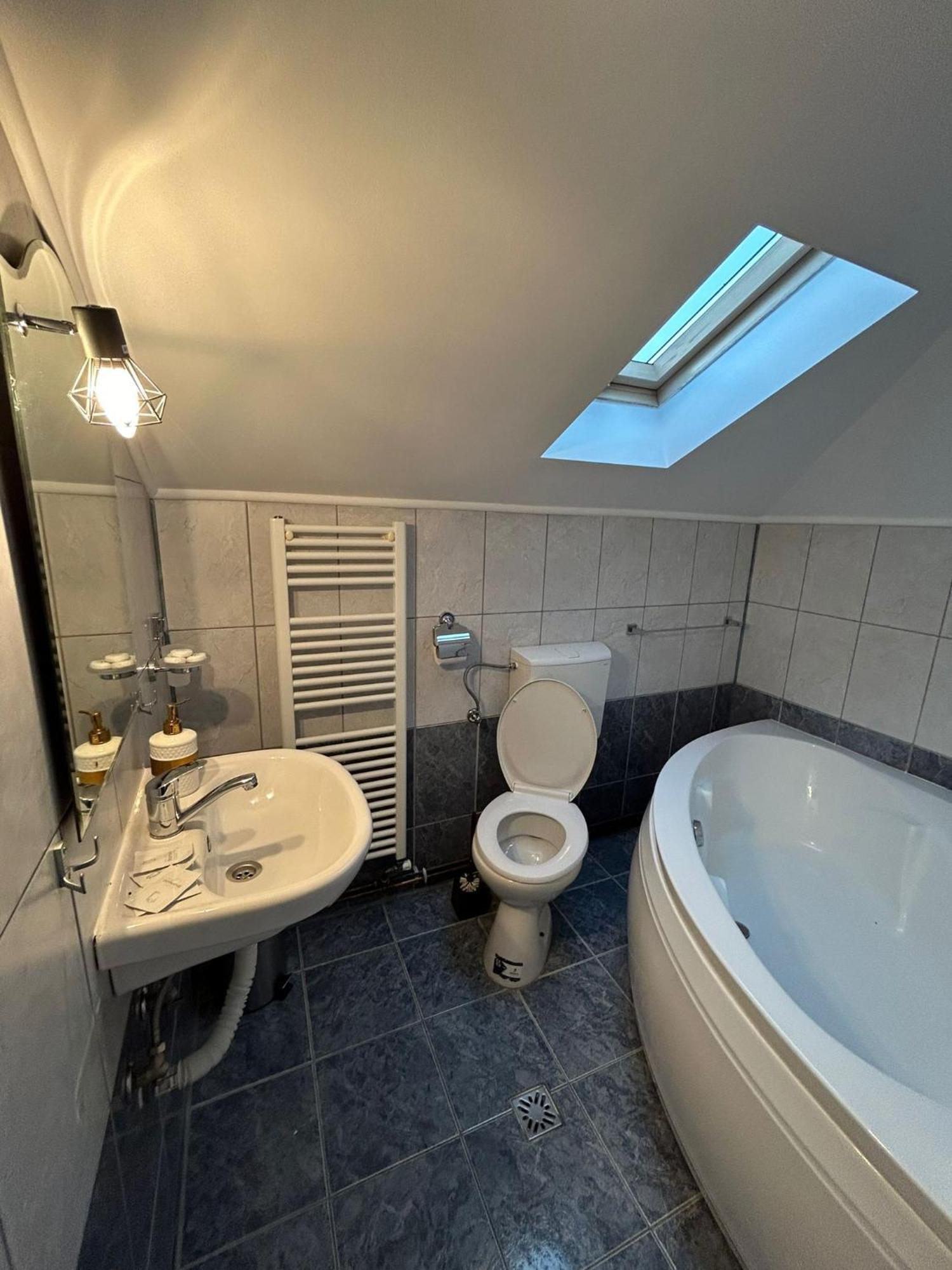 Complex Zeus Hotel Leresti Szoba fotó