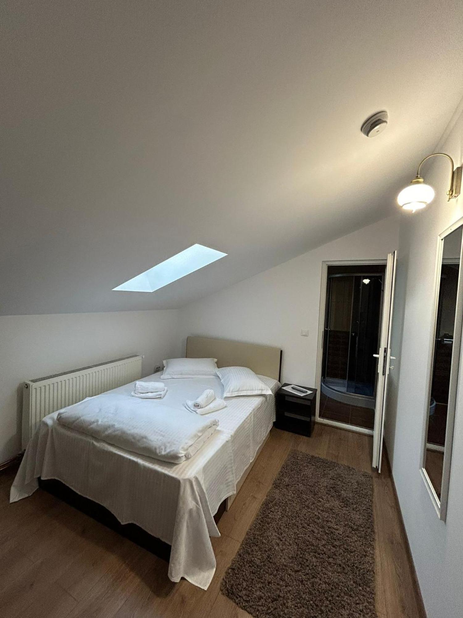 Complex Zeus Hotel Leresti Szoba fotó