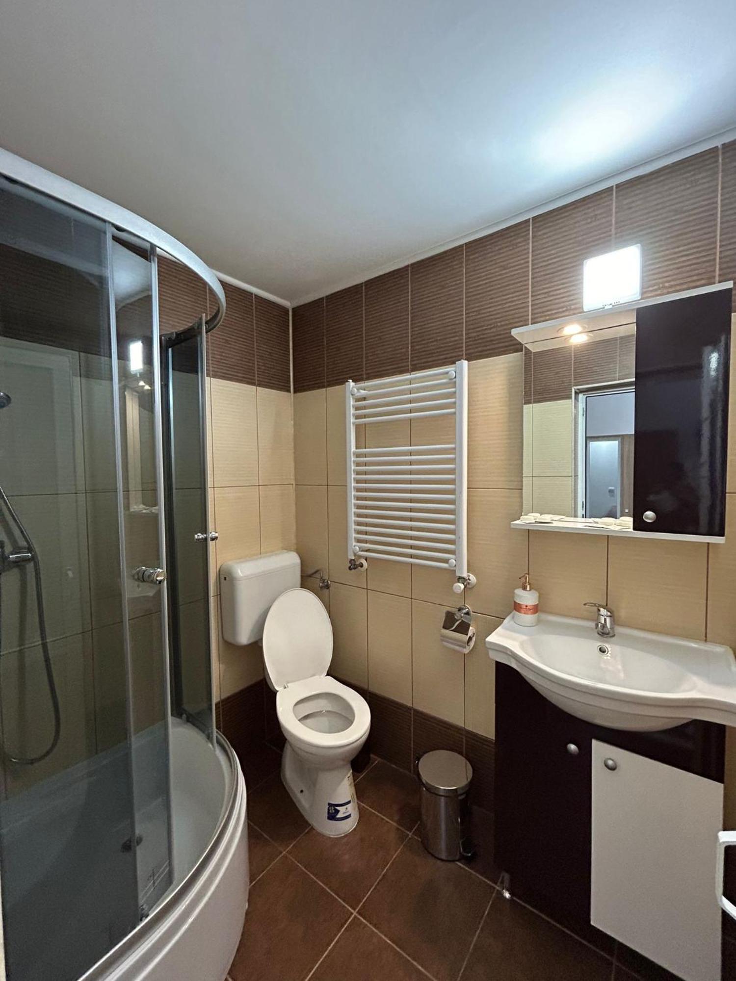 Complex Zeus Hotel Leresti Kültér fotó
