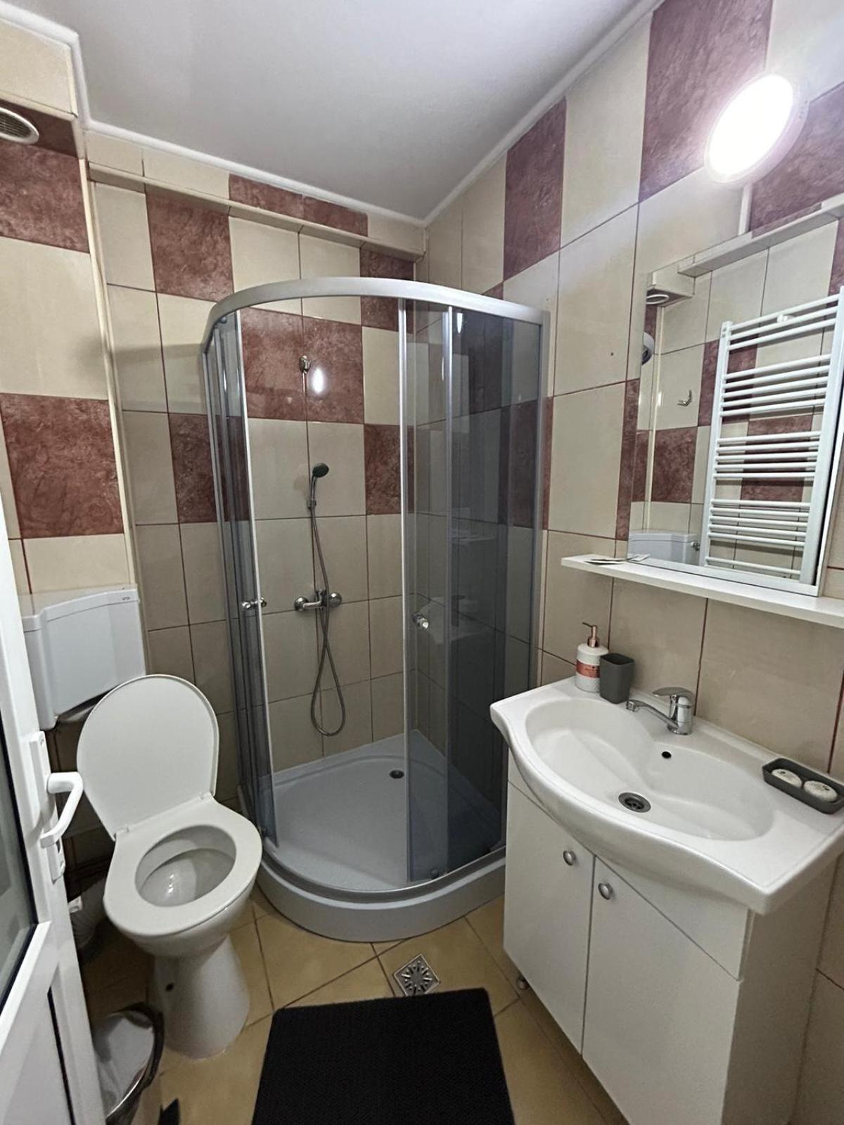Complex Zeus Hotel Leresti Kültér fotó