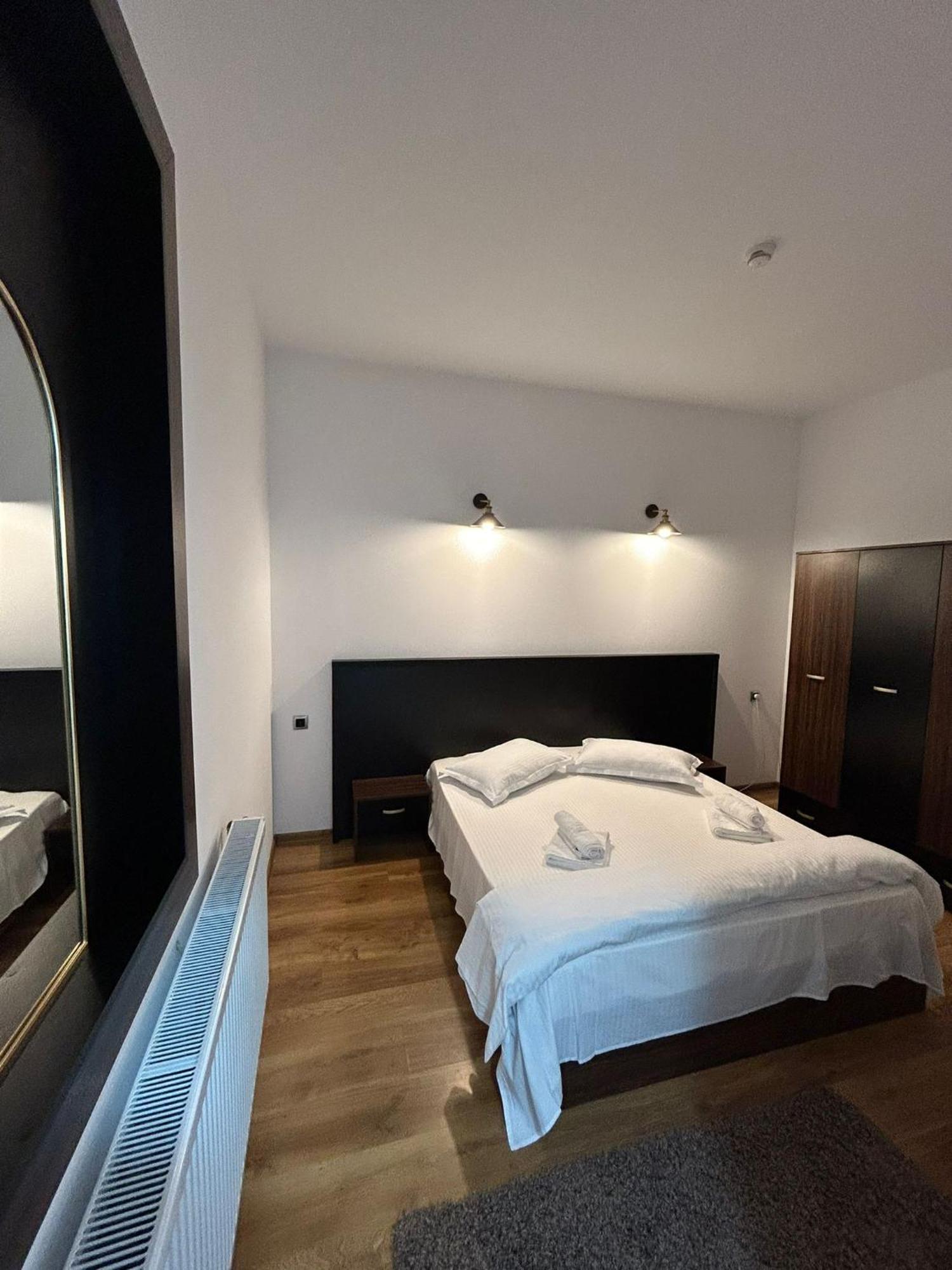 Complex Zeus Hotel Leresti Szoba fotó