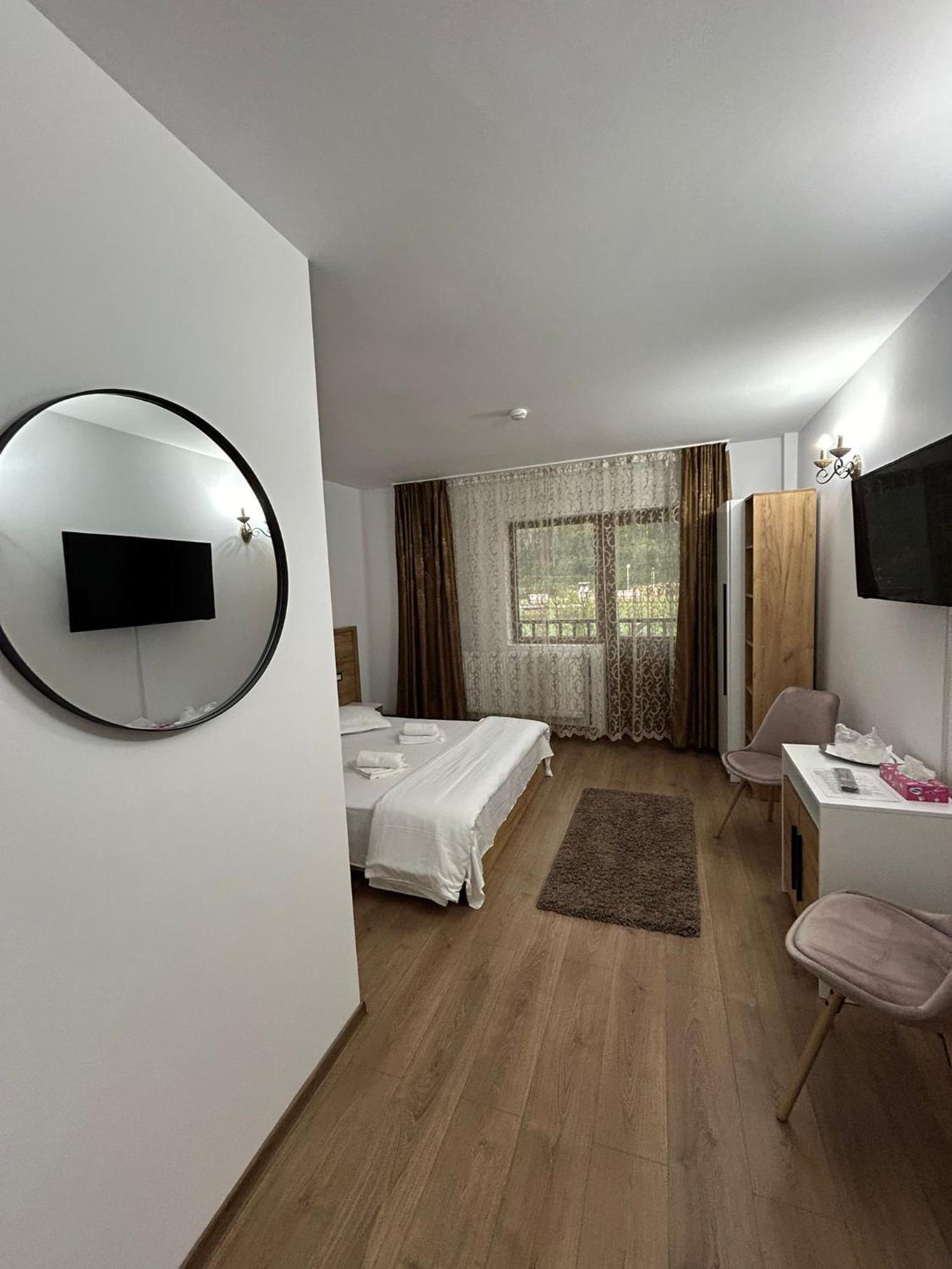 Complex Zeus Hotel Leresti Kültér fotó