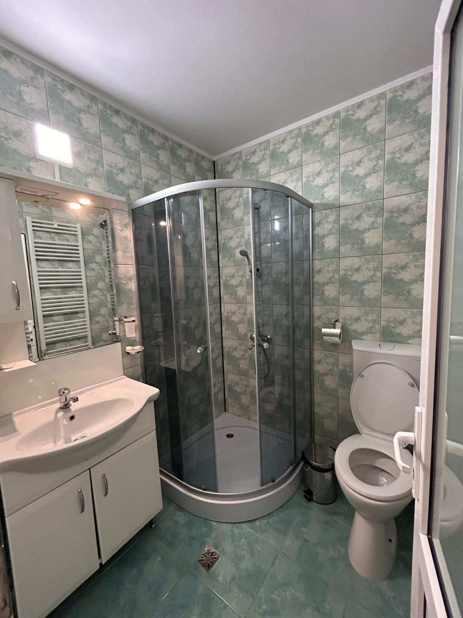 Complex Zeus Hotel Leresti Kültér fotó